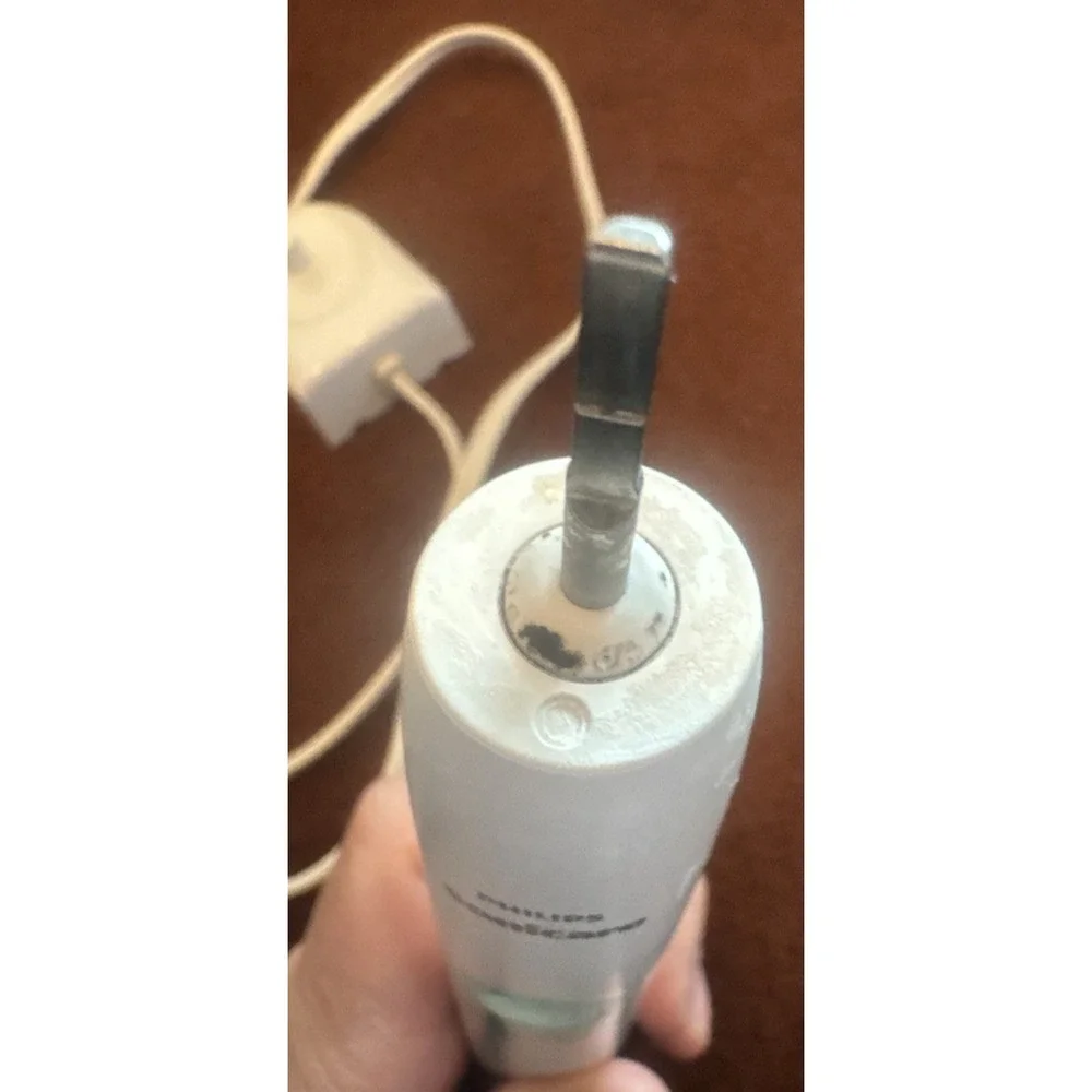 Used Philips Sonicare Electric Toothbrush Base & Cord HX681A Working